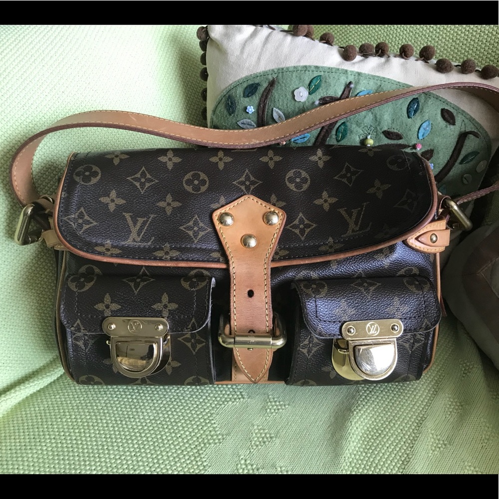 Authentic Louis Vuitton Hudson PM